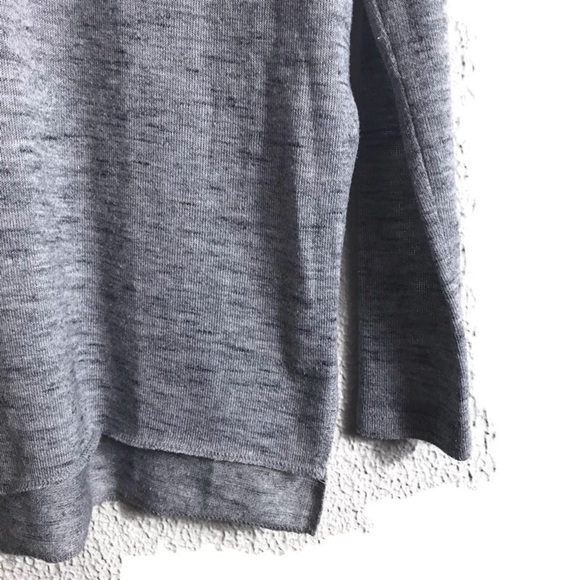 Aritzia Wilfred Sherbrooke Split Sides Gray V-Neck Sweater XS Cozy Minimalist - Picture 4 of 6